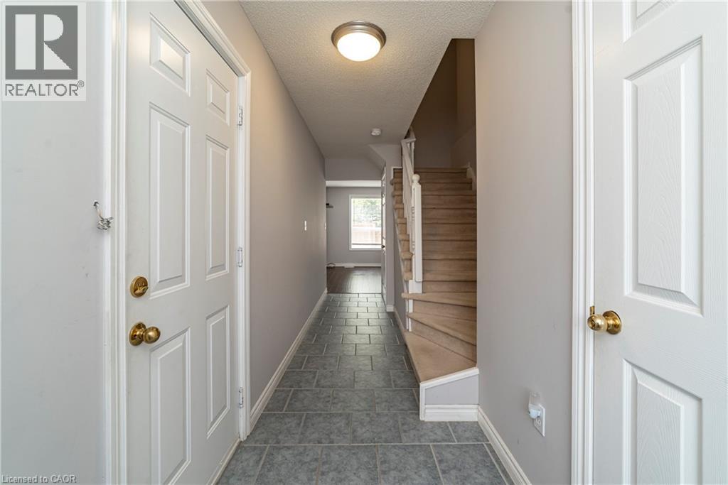 39 Pinewoods Drive Unit# 11, Stoney Creek, Ontario  L8J 3Z3 - Photo 10 - 40867948