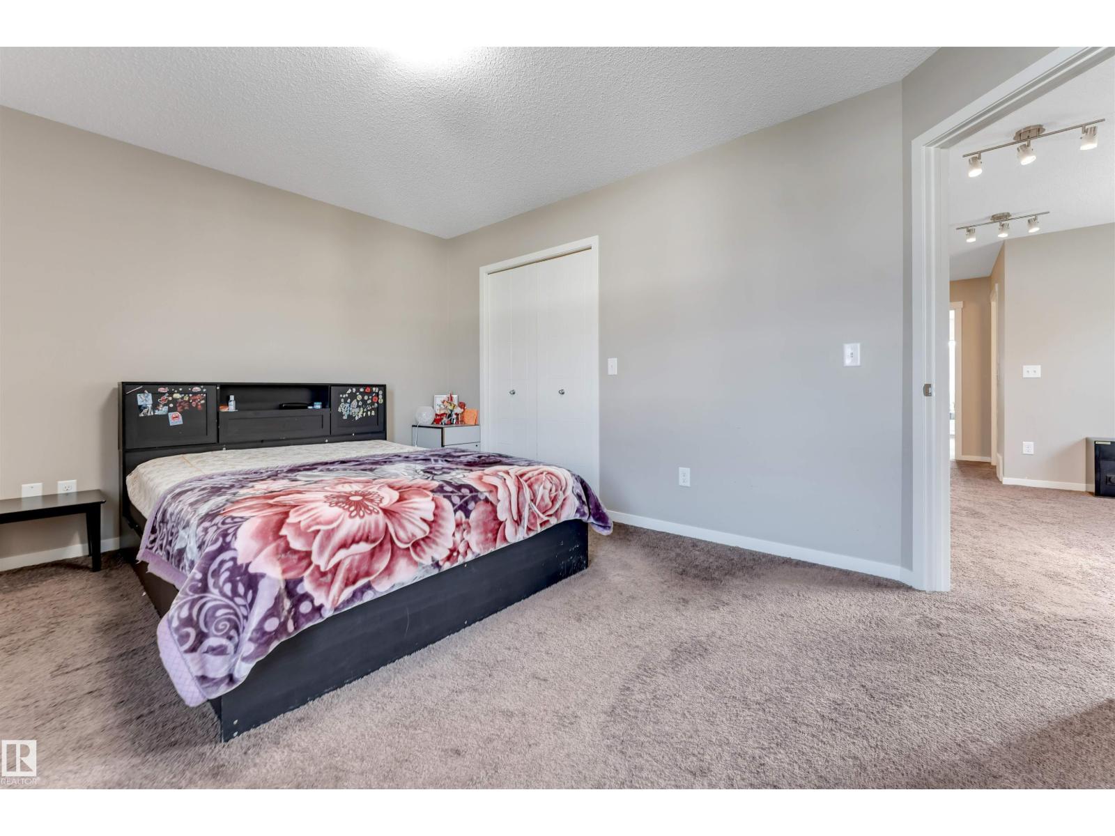 1410 26 AV NW
