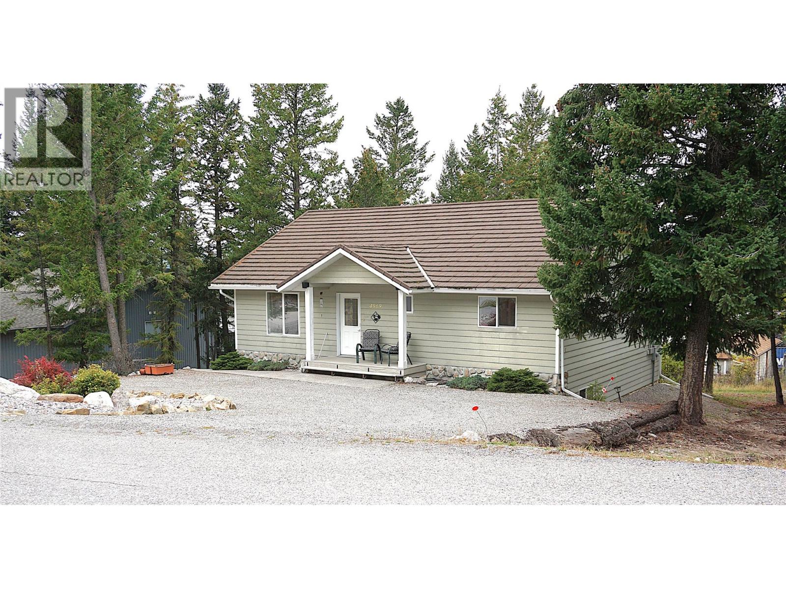 4969 Mountain Side Road, Fairmont Hot Springs, British Columbia  V0B 1L1 - Photo 3 - 10402571