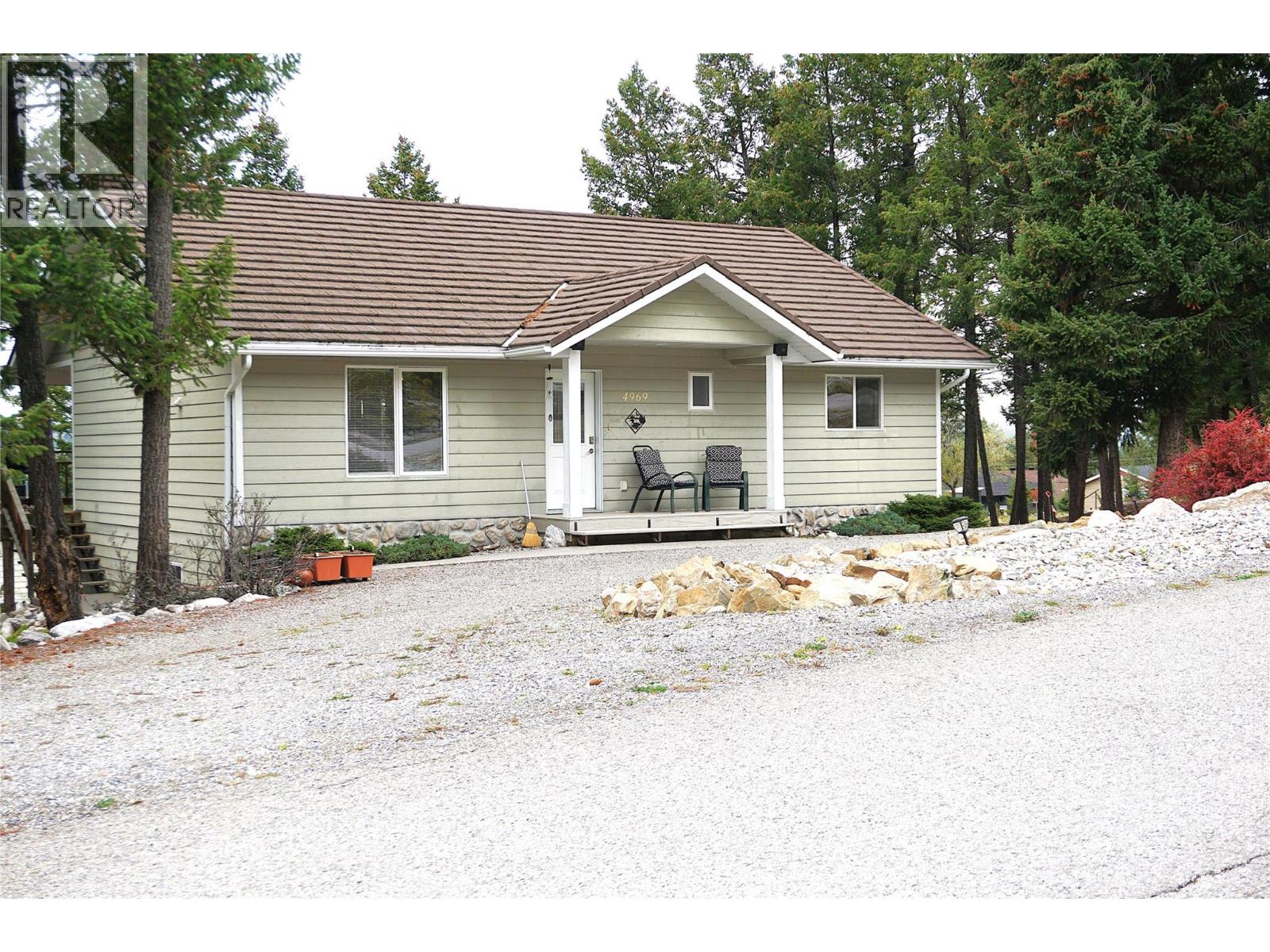 4969 Mountain Side Road, Fairmont Hot Springs, British Columbia  V0B 1L1 - Photo 2 - 10402571