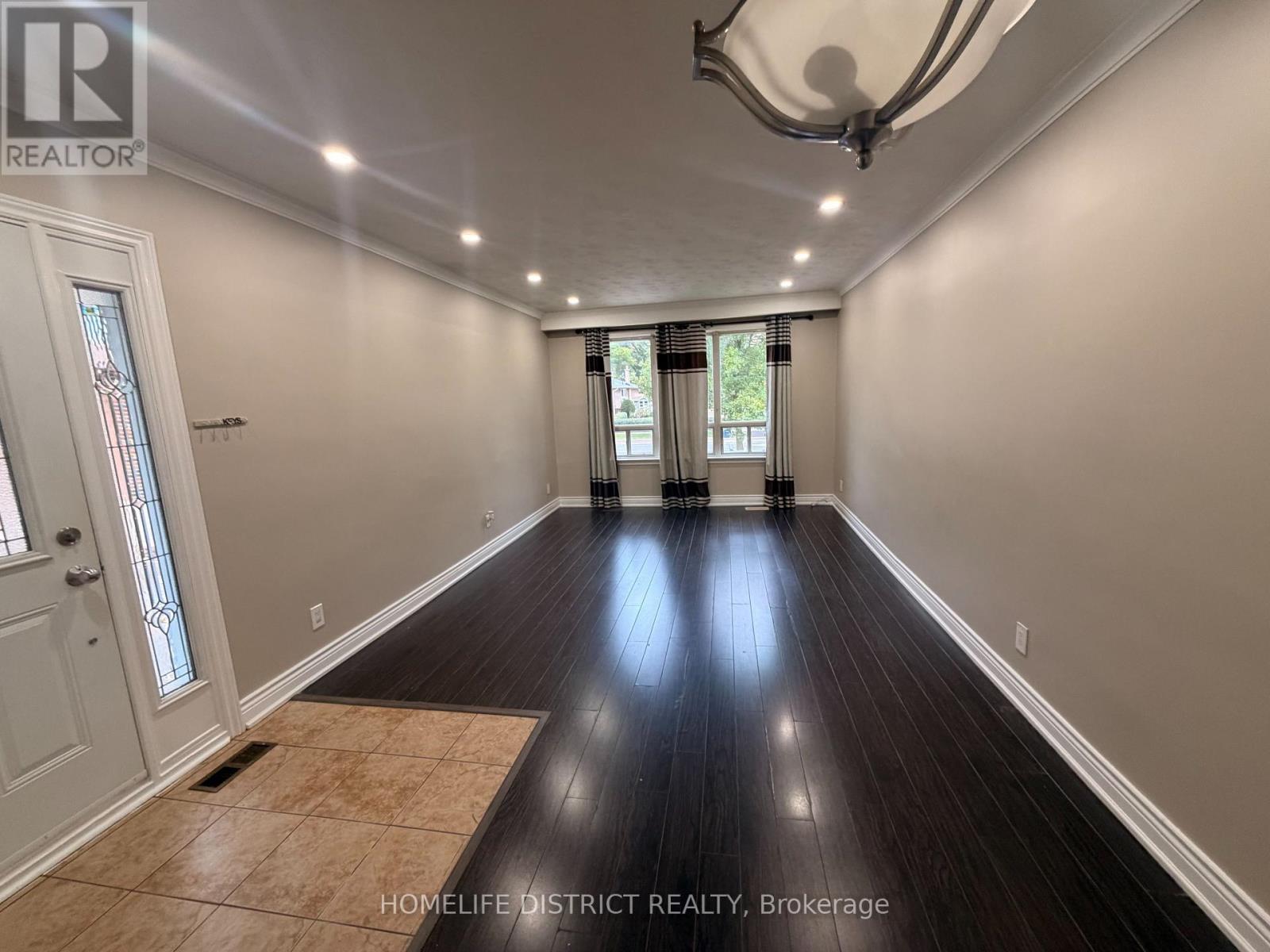 814 Brimorton Drive E, Toronto, Ontario  M1G 2S9 - Photo 2 - E13841526