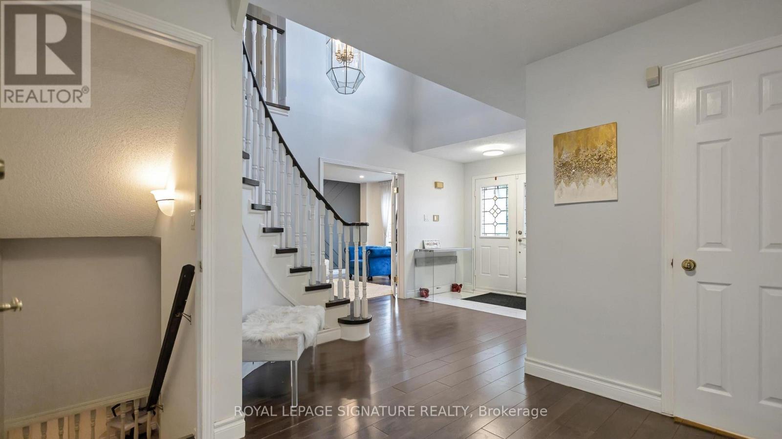 1821 Pilgrims Way, Oakville, Ontario  L6M 1X2 - Photo 6 - W13860702