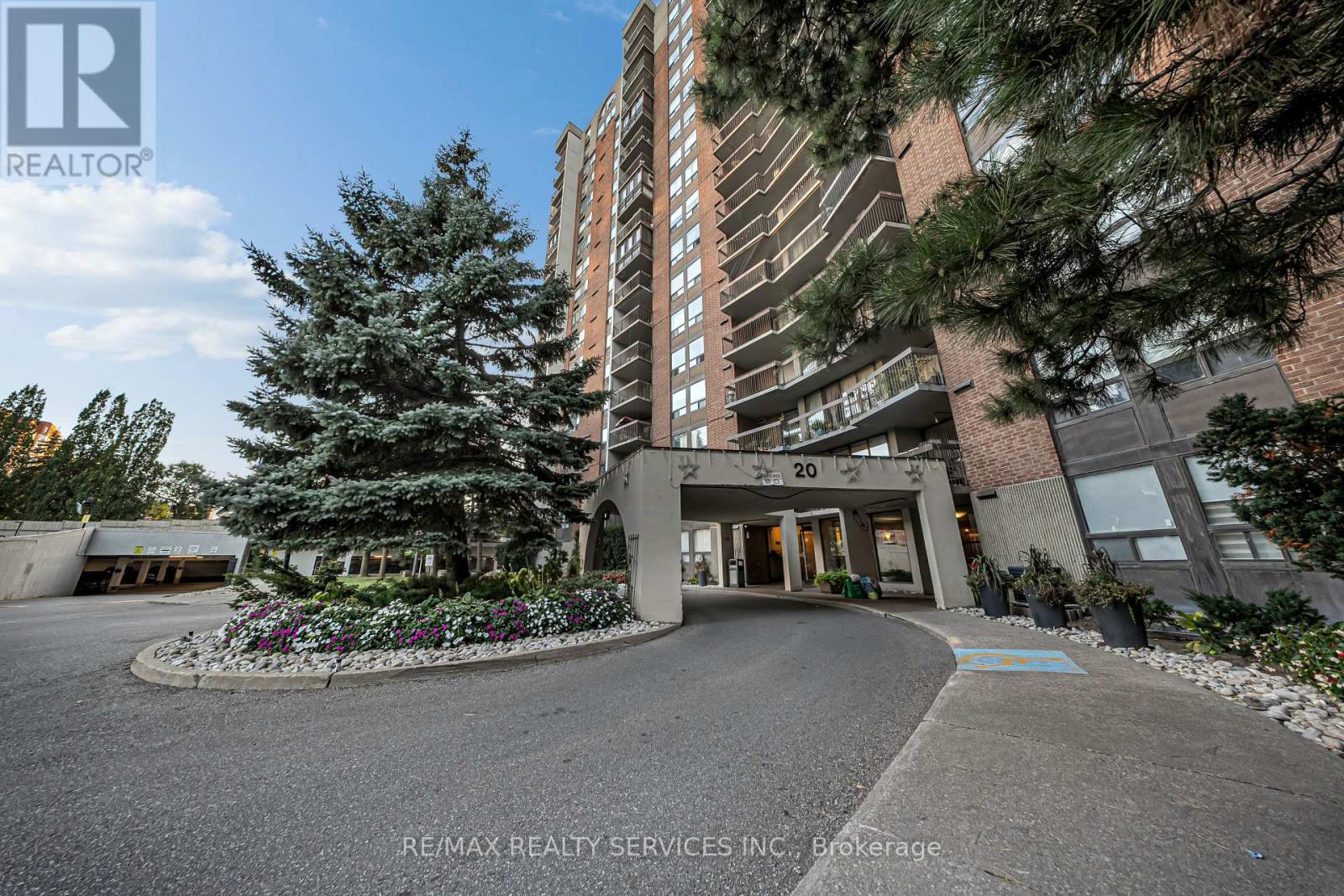 701 - 20 Mississauga Valley Boulevard, Mississauga, Ontario  L5A 3S2 - Photo 2 - W13864546