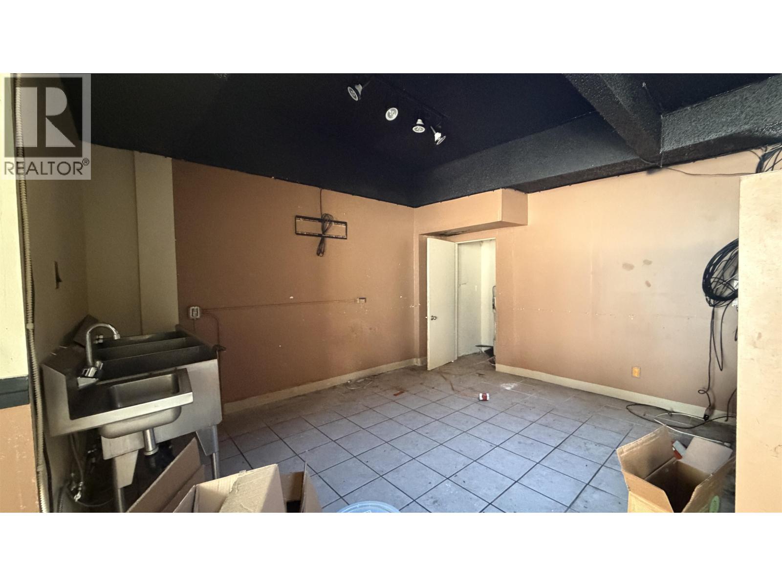 2123 Kings Way, Vancouver, British Columbia  V5N 2T4 - Photo 4 - C8082510