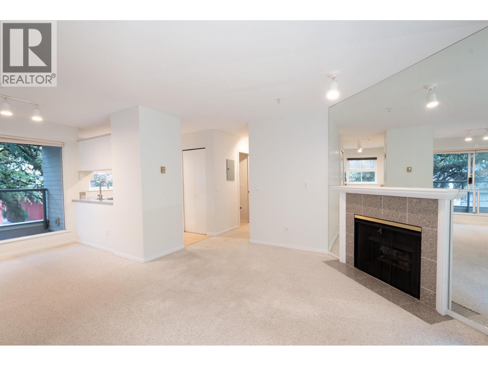 210 2250 W 3RD AVENUE