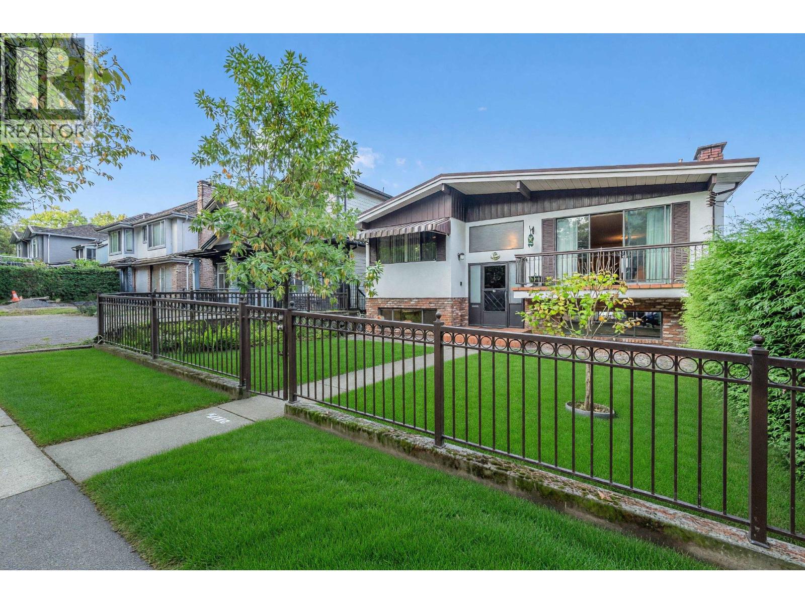 4195 NANAIMO STREET