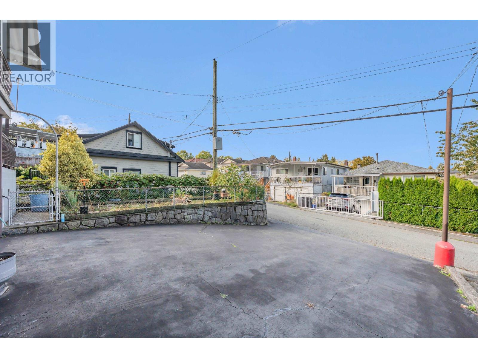 4195 NANAIMO STREET