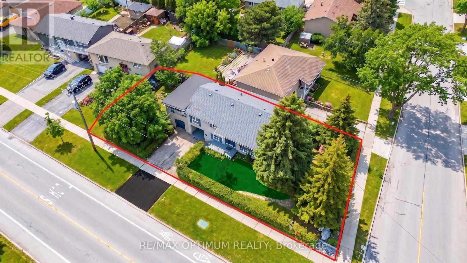 1 Dundee Drive, Toronto, Ontario  M3J 1H5 - Photo 3 - W13864652