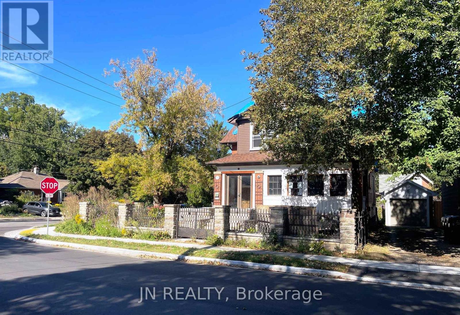 100 Mill Street N, Brampton, Ontario  L6X 1T6 - Photo 1 - W13864656