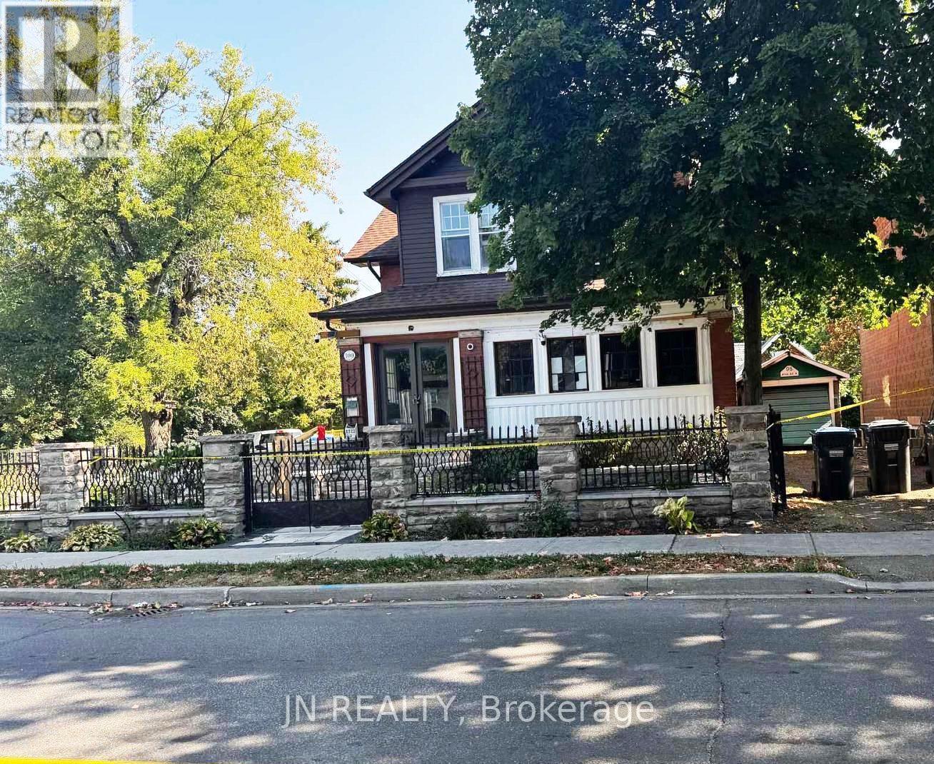 100 Mill Street N, Brampton, Ontario  L6X 1T6 - Photo 3 - W13864656
