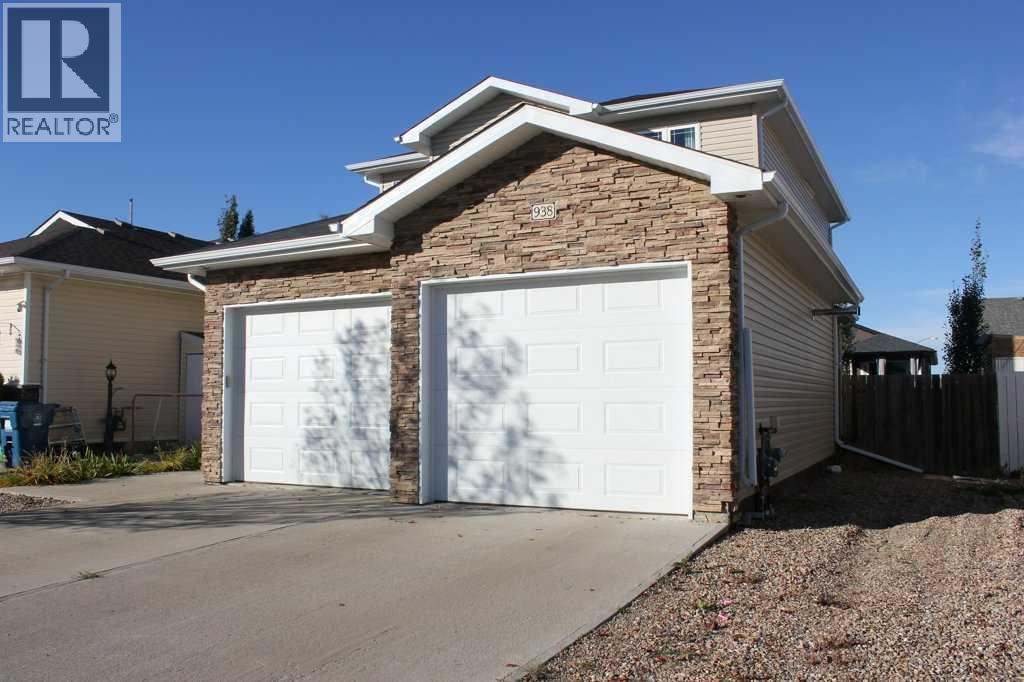 938 Manor Place Se, Redcliff, Alberta  T0J 2P0 - Photo 3 - A2349847