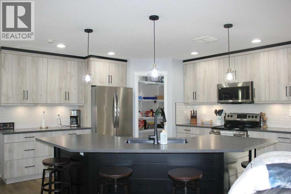938 Manor Place Se, Redcliff, Alberta  T0J 2P0 - Photo 8 - A2349847