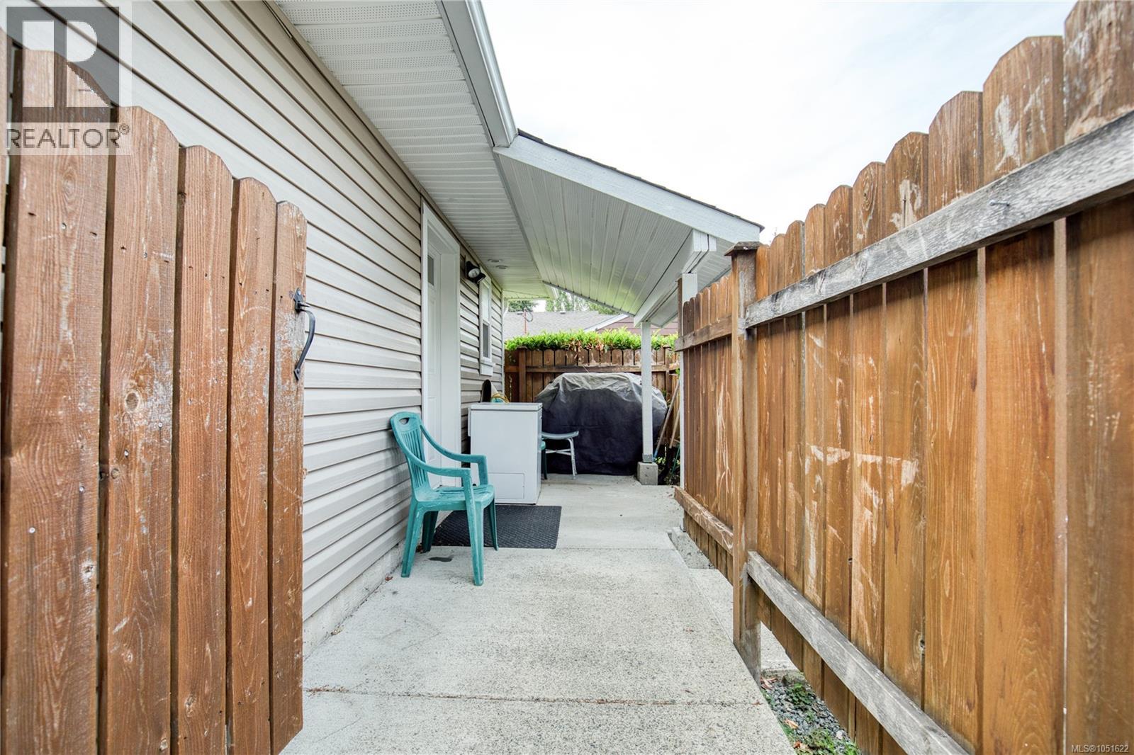 543 Bradley St