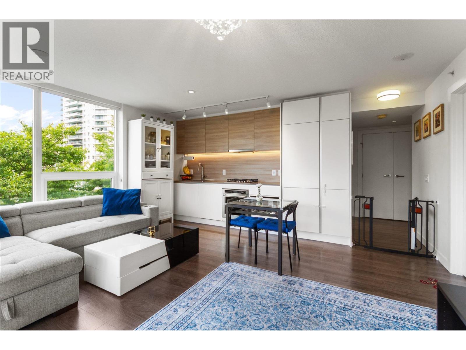 702 988 QUAYSIDE DRIVE