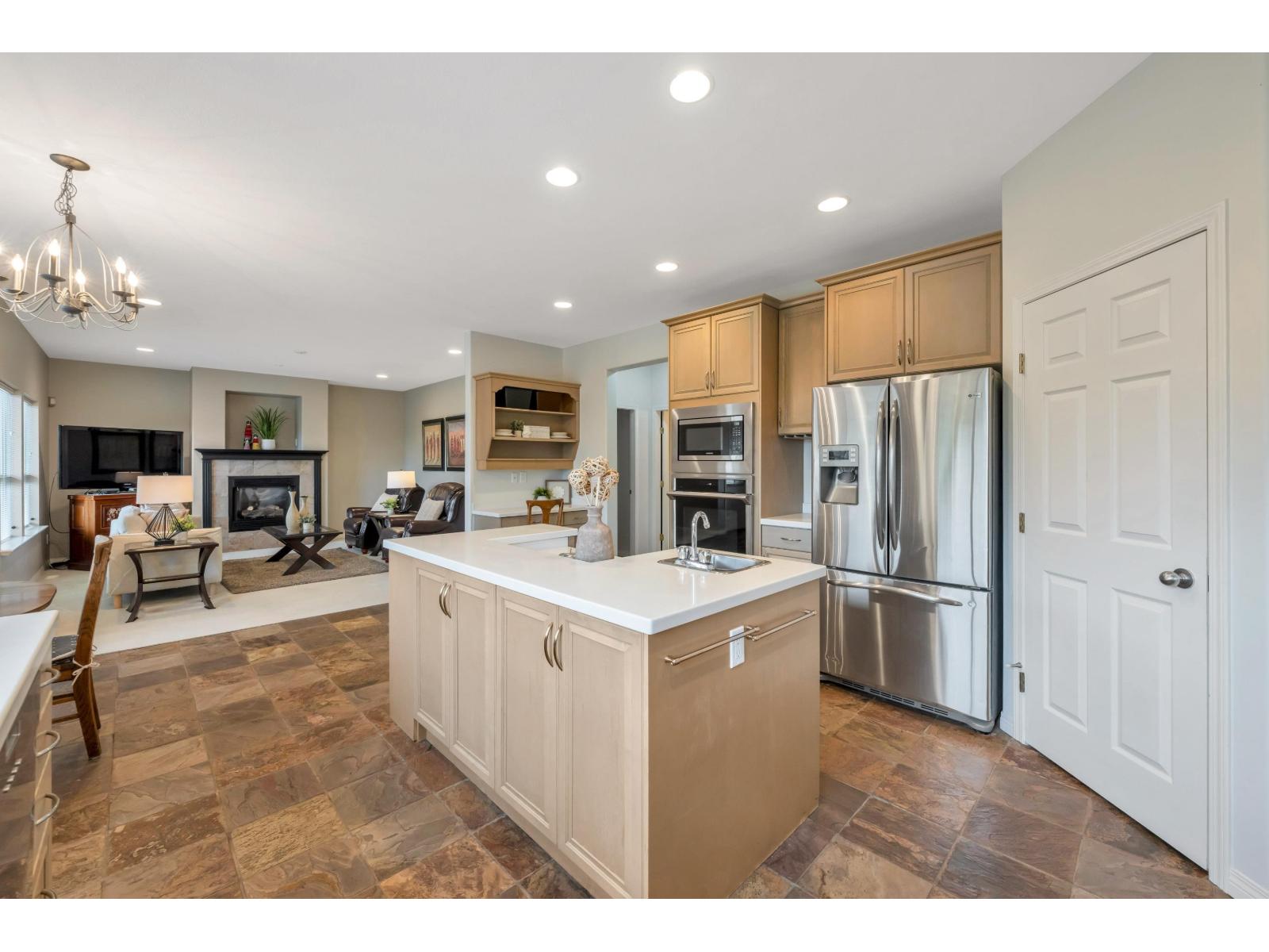 21679 52 Avenue, Langley, British Columbia  V2Y 1L7 - Photo 11 - R3171682