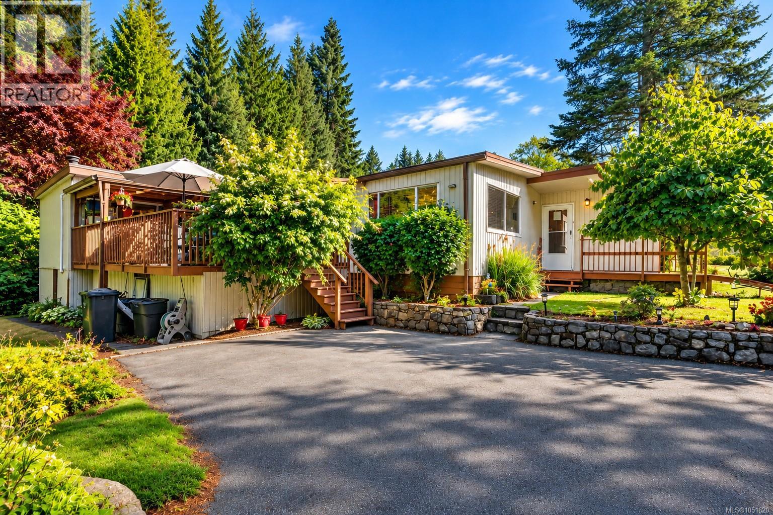 13 5838 Blythwood Rd
