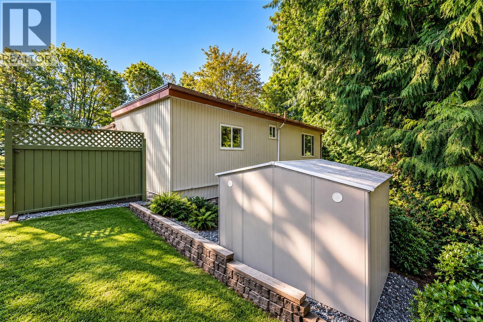 13 5838 Blythwood Rd