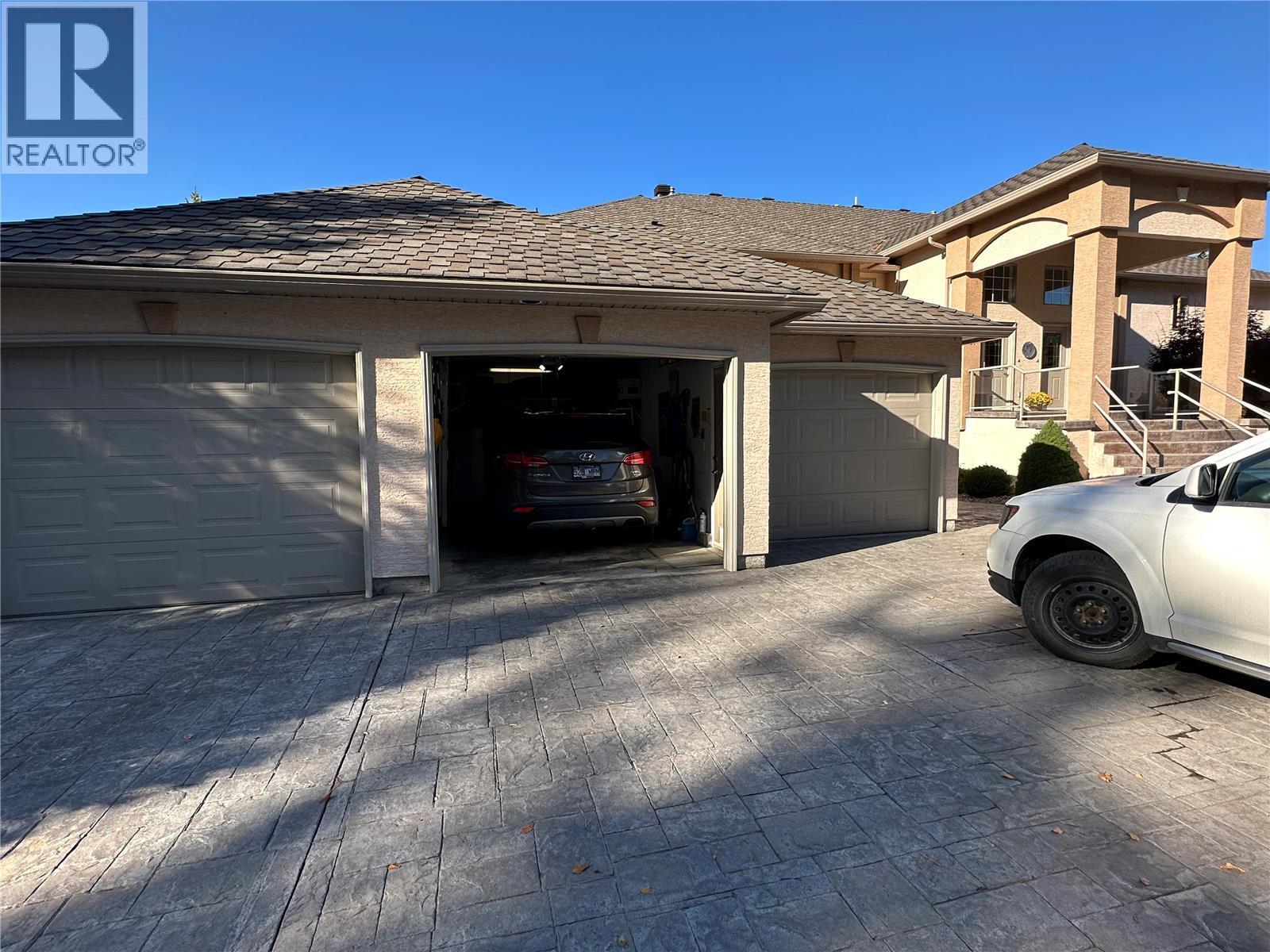 83 Peregrine Way Unit# 27