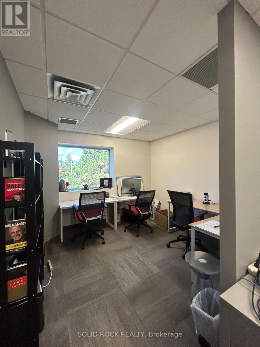 #210 - 5 Corvus Court, Ottawa, Ontario  K2E 7Z4 - Photo 2 - X13864706
