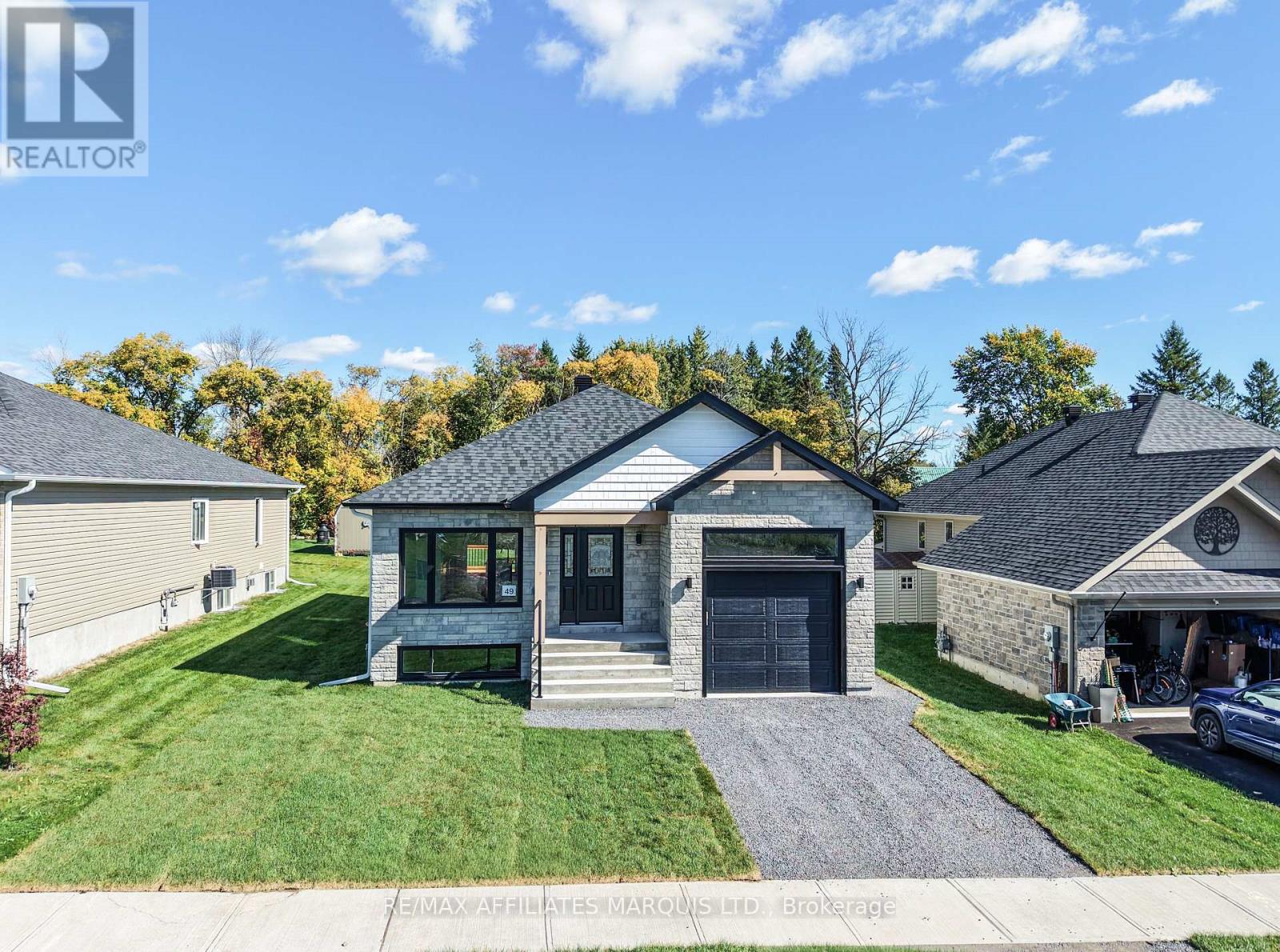 49 CLOVER LANE, South Stormont, Ontario