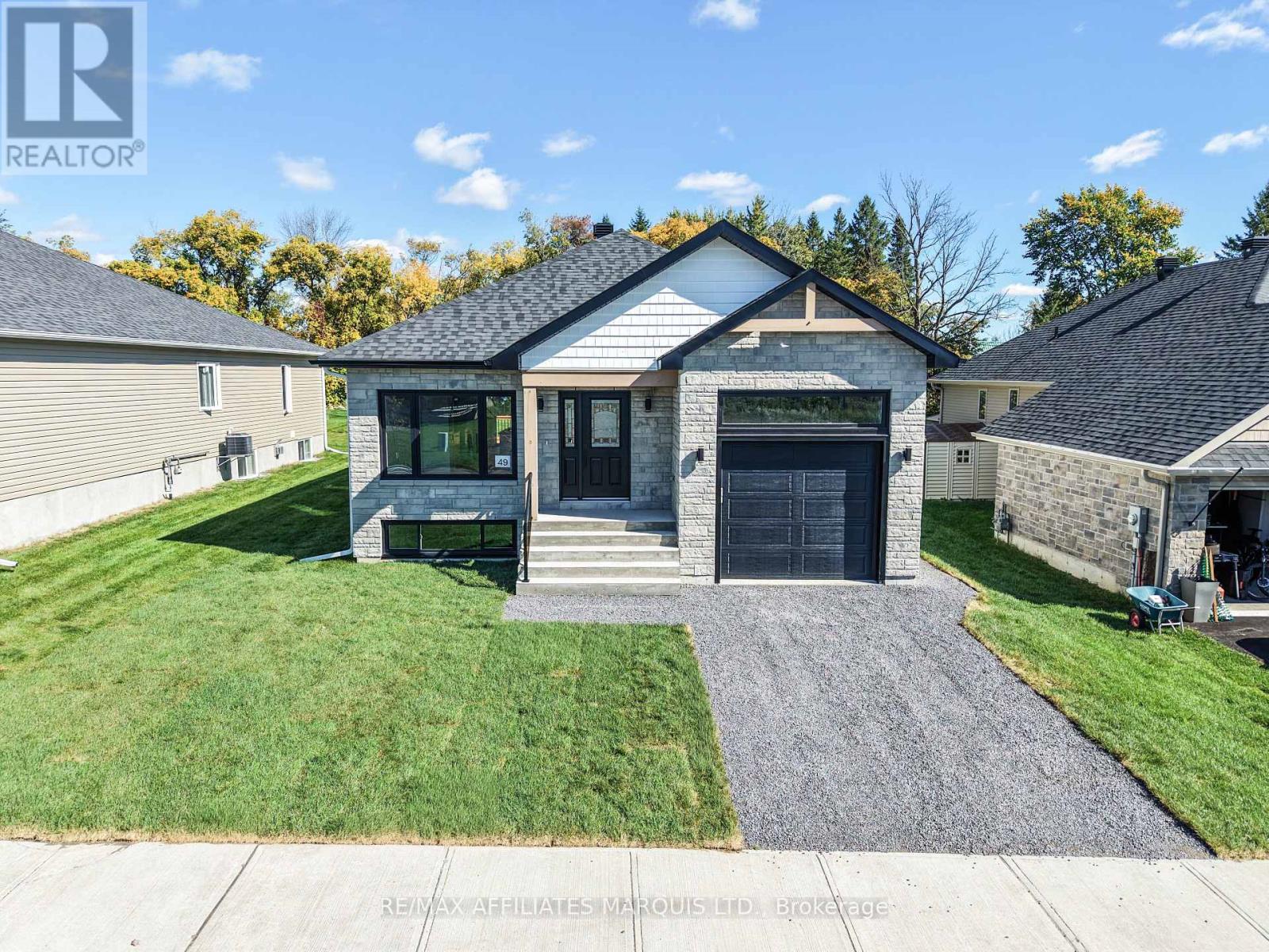 49 Clover Lane, South Stormont, Ontario  K0C 1P0 - Photo 2 - X13864714