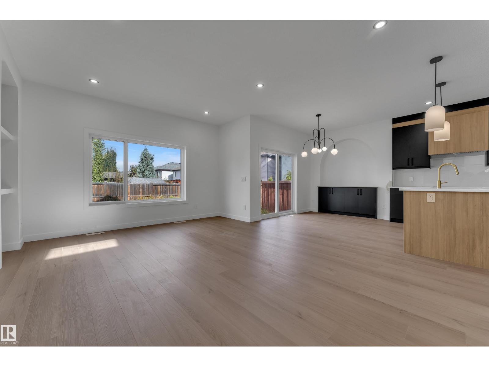 58 SILVERSTONE DR
