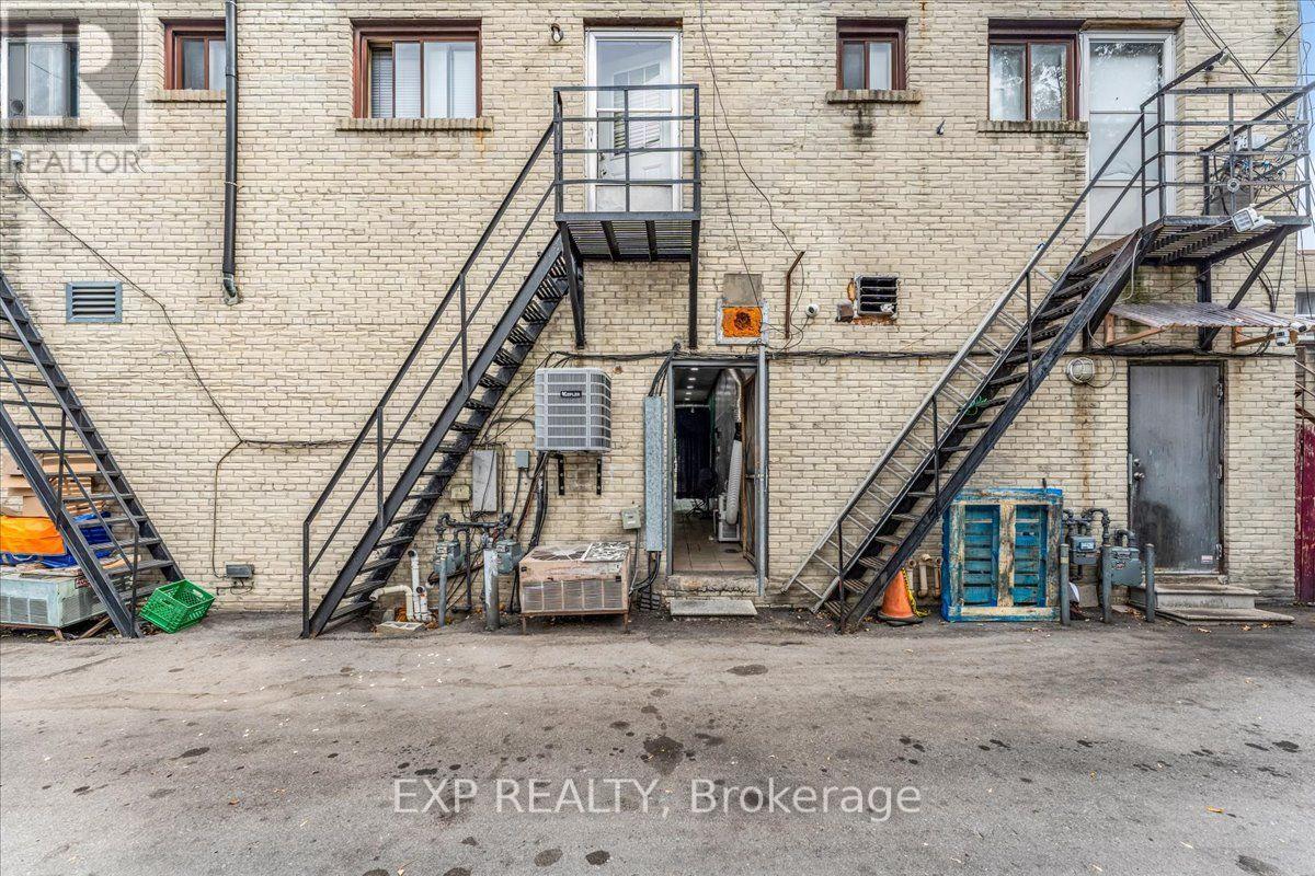 1792 Jane Street, Toronto, Ontario  M9N 2T2 - Photo 19 - W13864746
