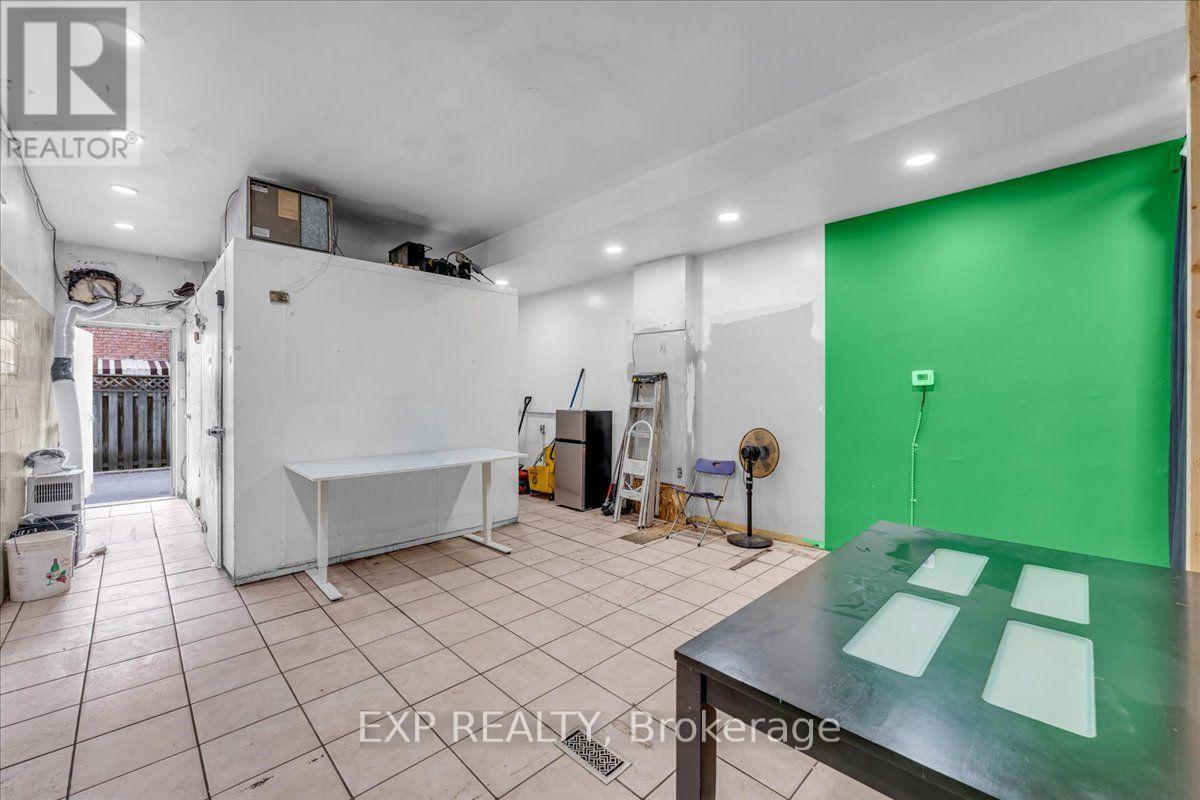 1792 Jane Street, Toronto, Ontario  M9N 2T2 - Photo 8 - W13864746