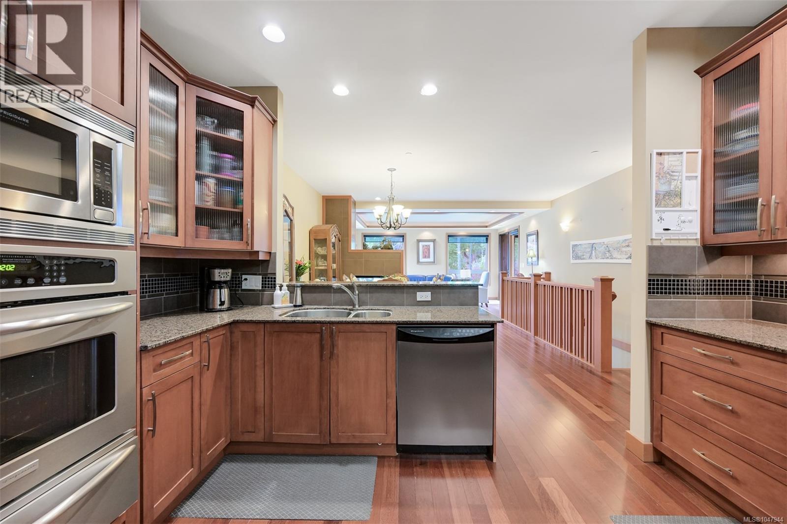 10 3650 Citadel Pl