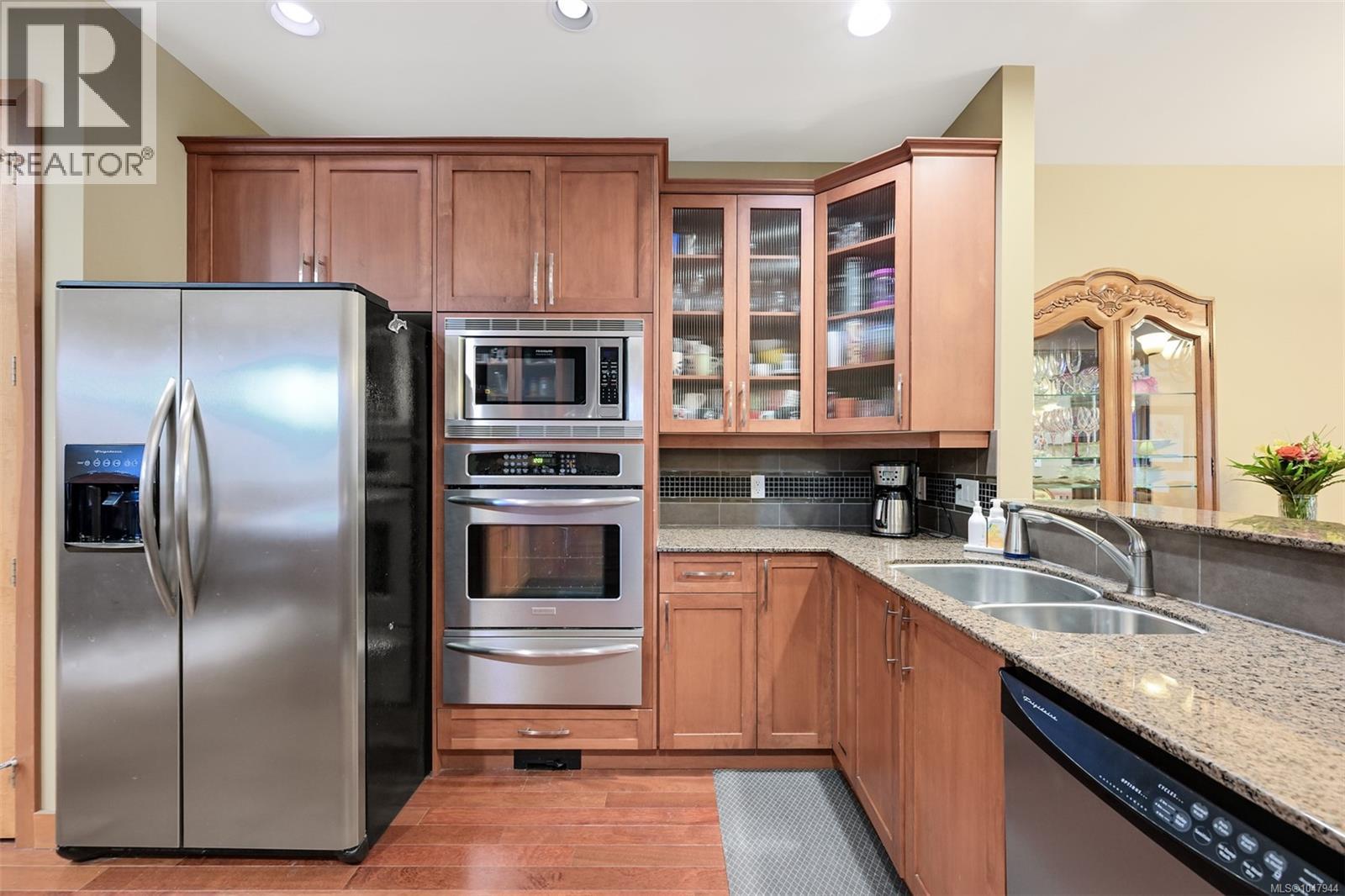 10 3650 Citadel Pl