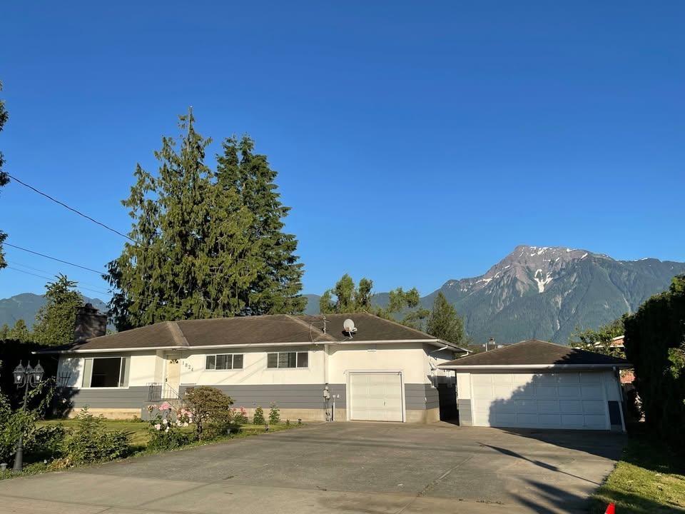 1824 AGASSIZ AVENUE|Agassiz