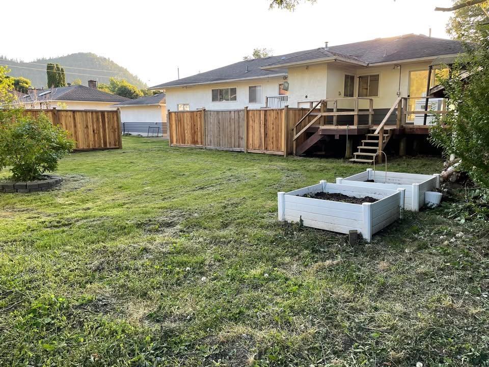 1824 AGASSIZ AVENUE|Agassiz