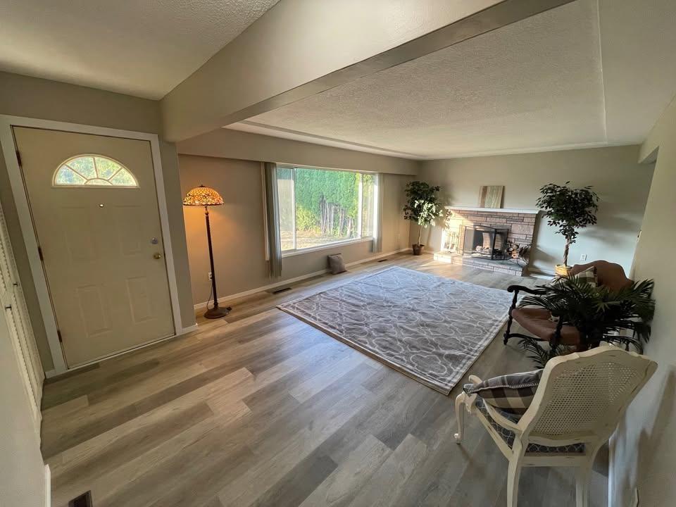 1824 AGASSIZ AVENUE|Agassiz