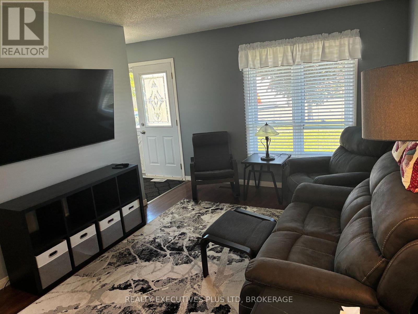 94 Carriage Road, St. Catharines, Ontario  L2P 3S8 - Photo 6 - X13864780