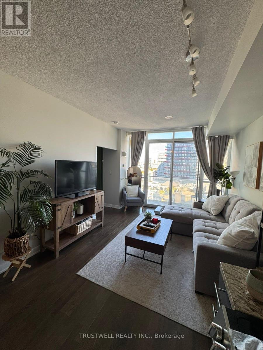 2005 - 126 Simcoe Street, Toronto, Ontario M5H 4E6 - Photo 3 - C13864768