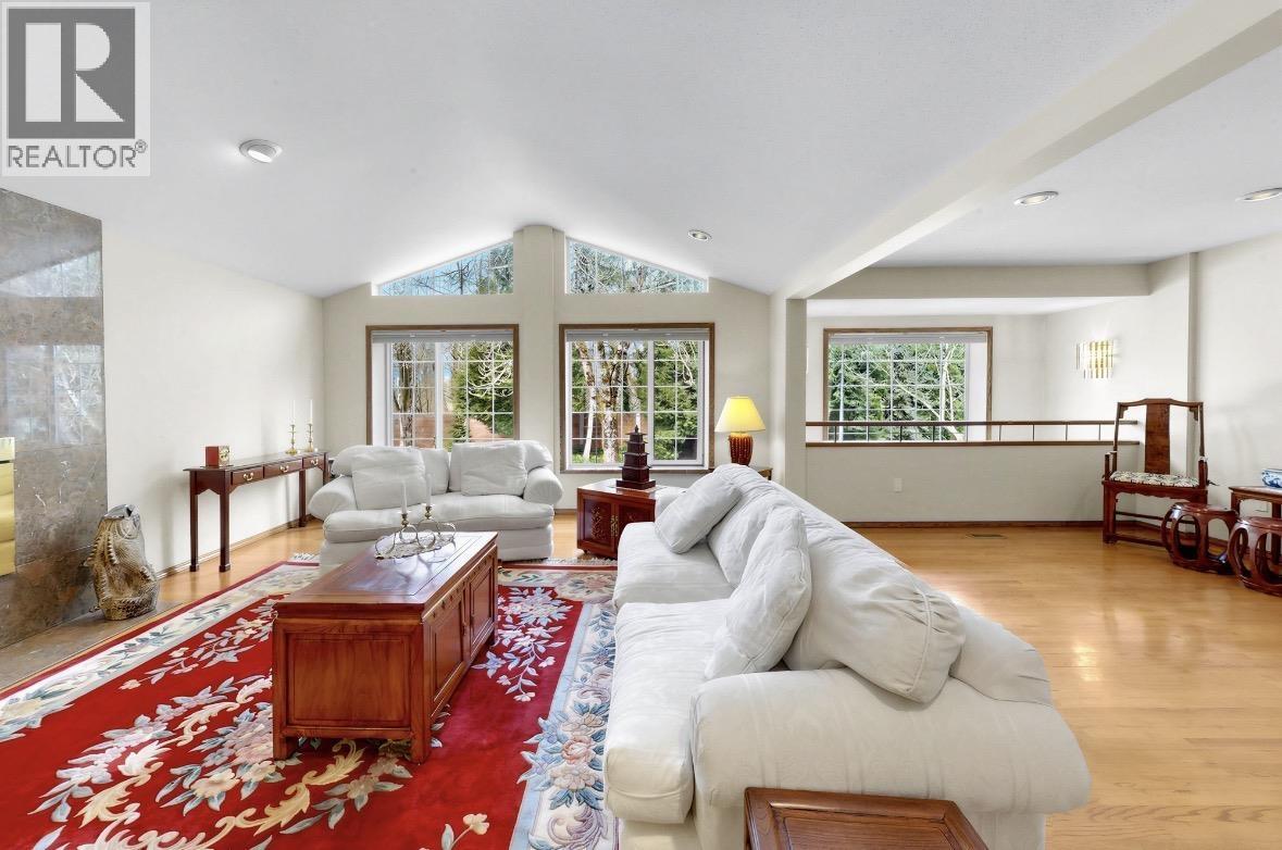 8022 LAKEFIELD DRIVE