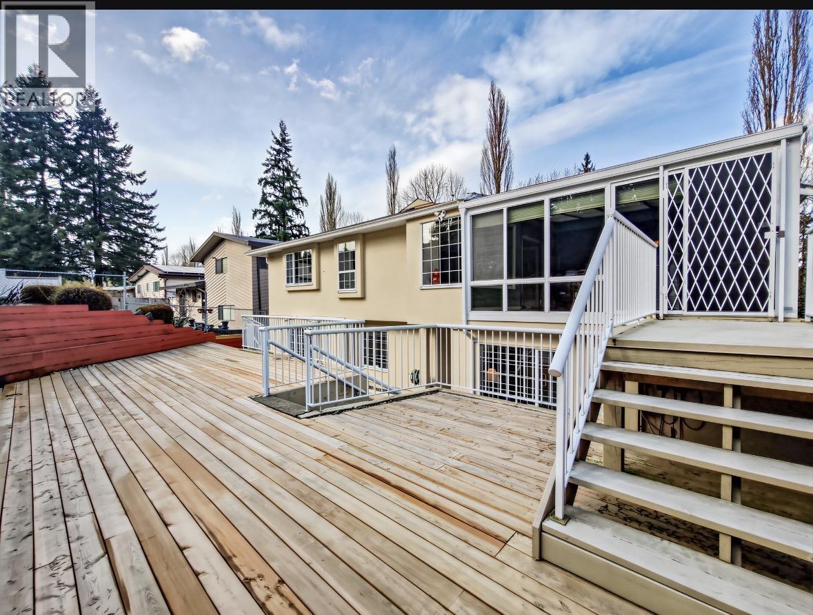 8022 LAKEFIELD DRIVE