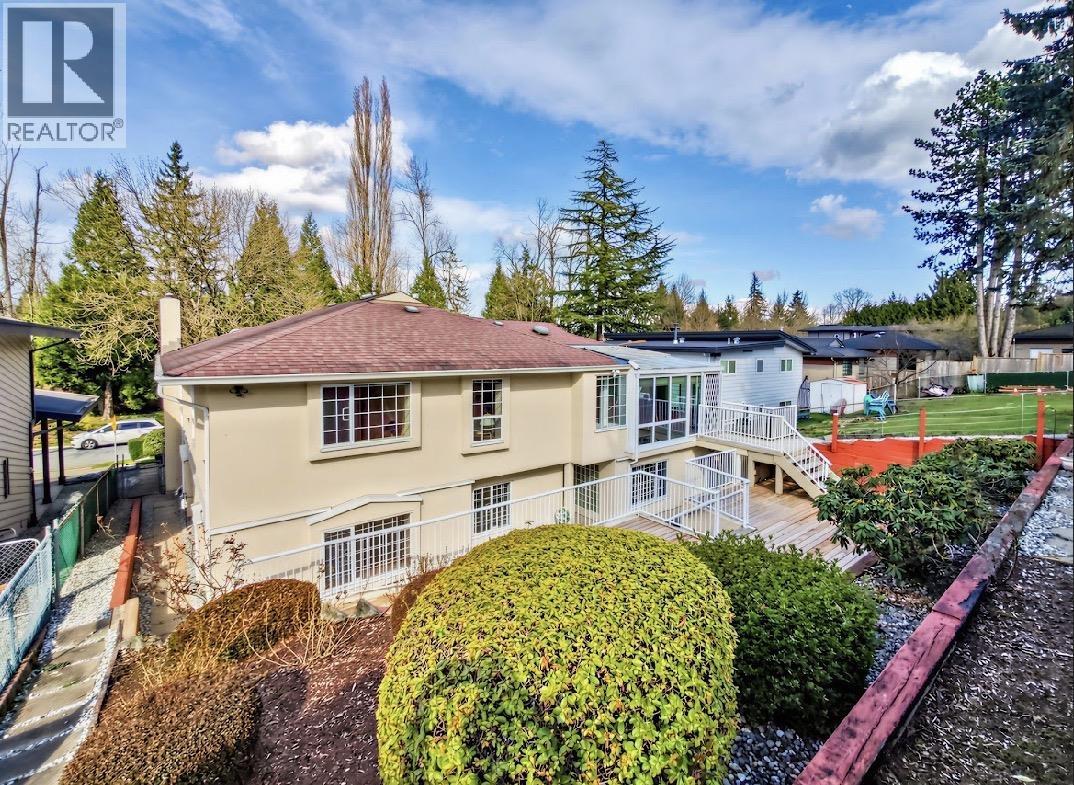 8022 LAKEFIELD DRIVE