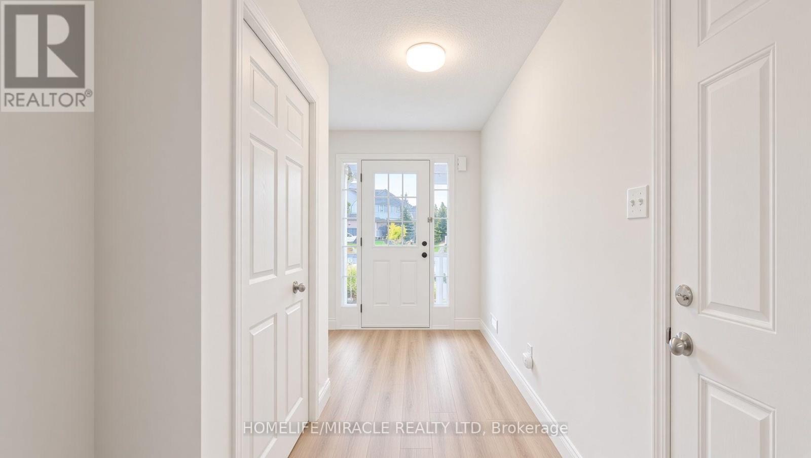 250 Parkvale Drive, Kitchener, Ontario  N2R 1Y8 - Photo 2 - X13864810