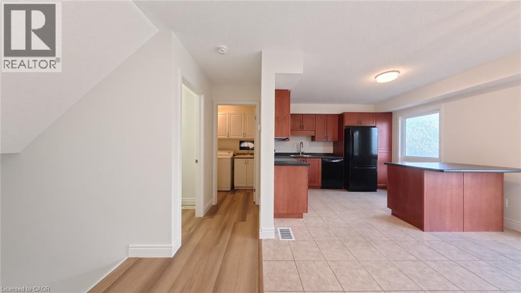 250 Parkvale Drive, Kitchener, Ontario  N2R 1Y8 - Photo 4 - 40869230