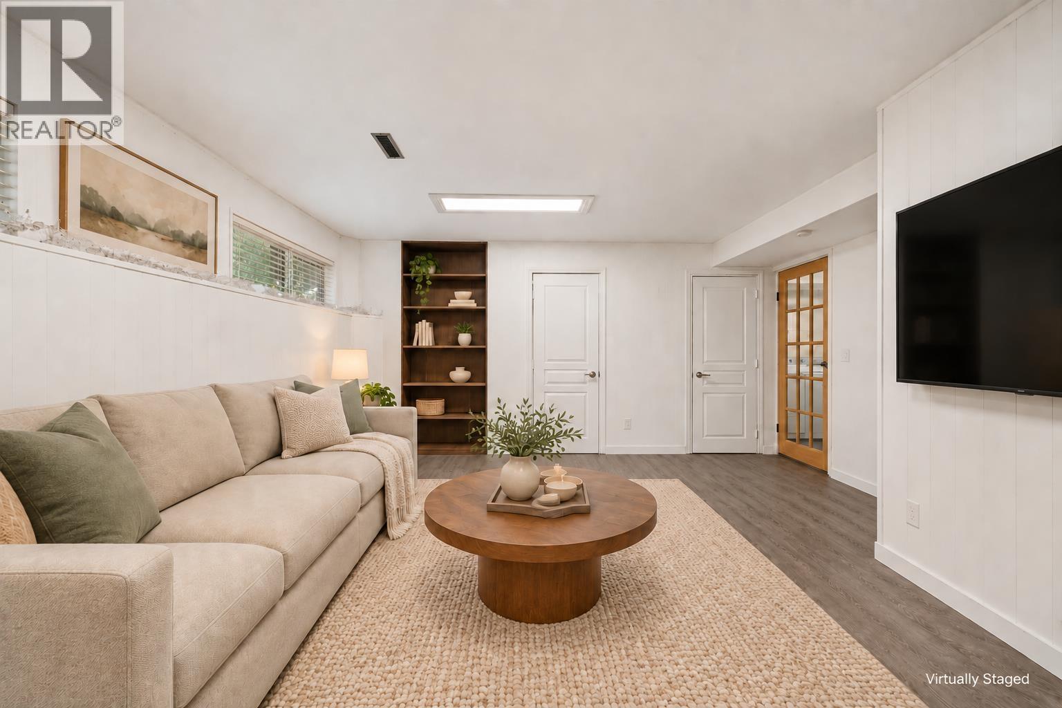 175 1140 CASTLE CRESCENT