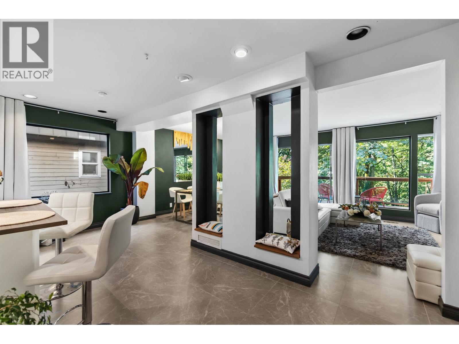 2069 WESTVIEW DRIVE