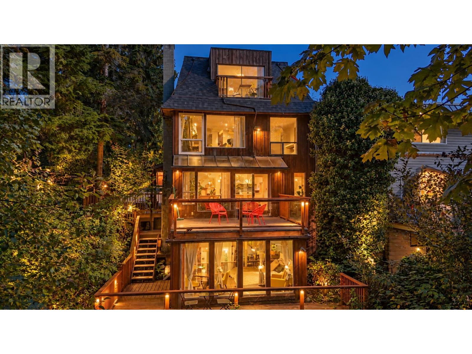 2069 WESTVIEW DRIVE