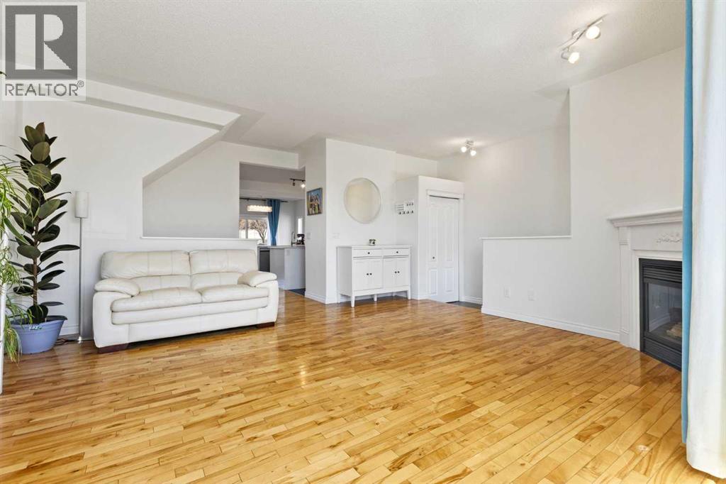 82 Country Hills Gardens NW, Calgary, Alberta  T3K 5K2 - Photo 4 - A2349199