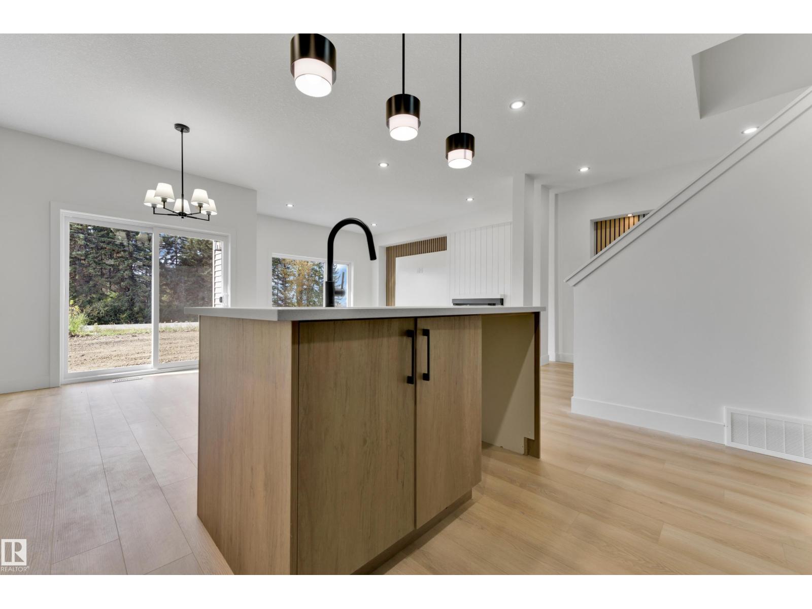 261 Linden LO