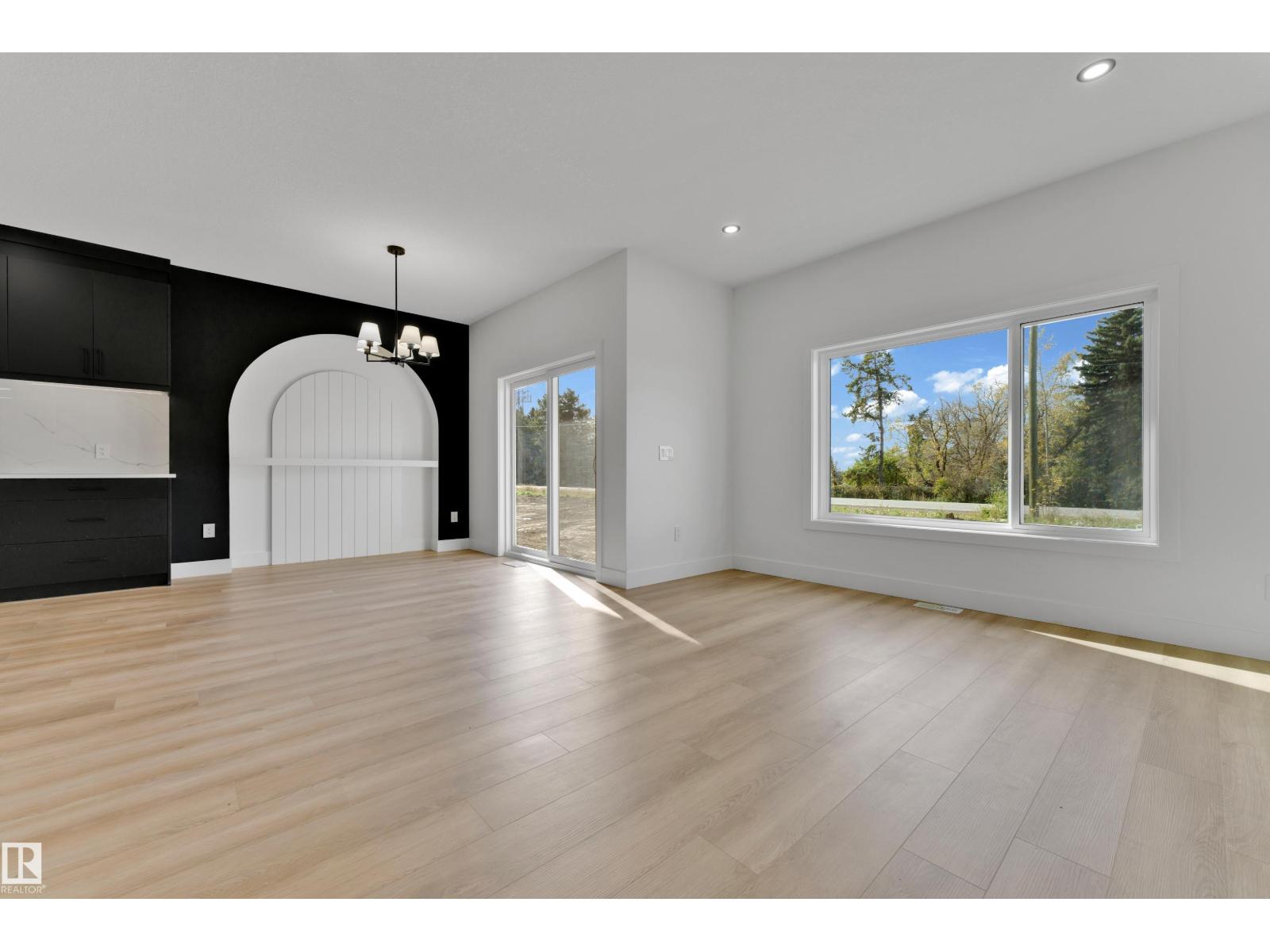 261 Linden LO