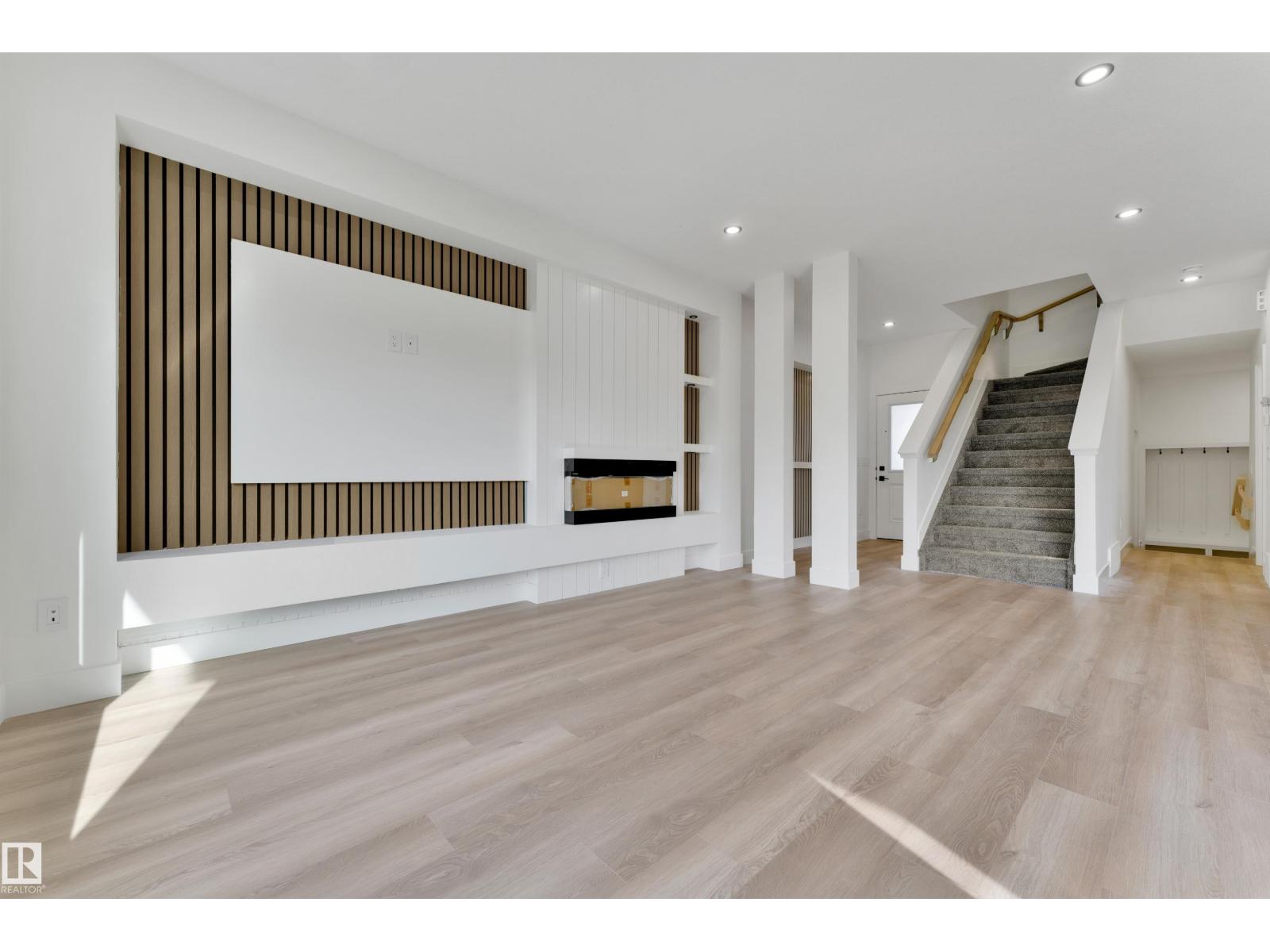 261 Linden LO