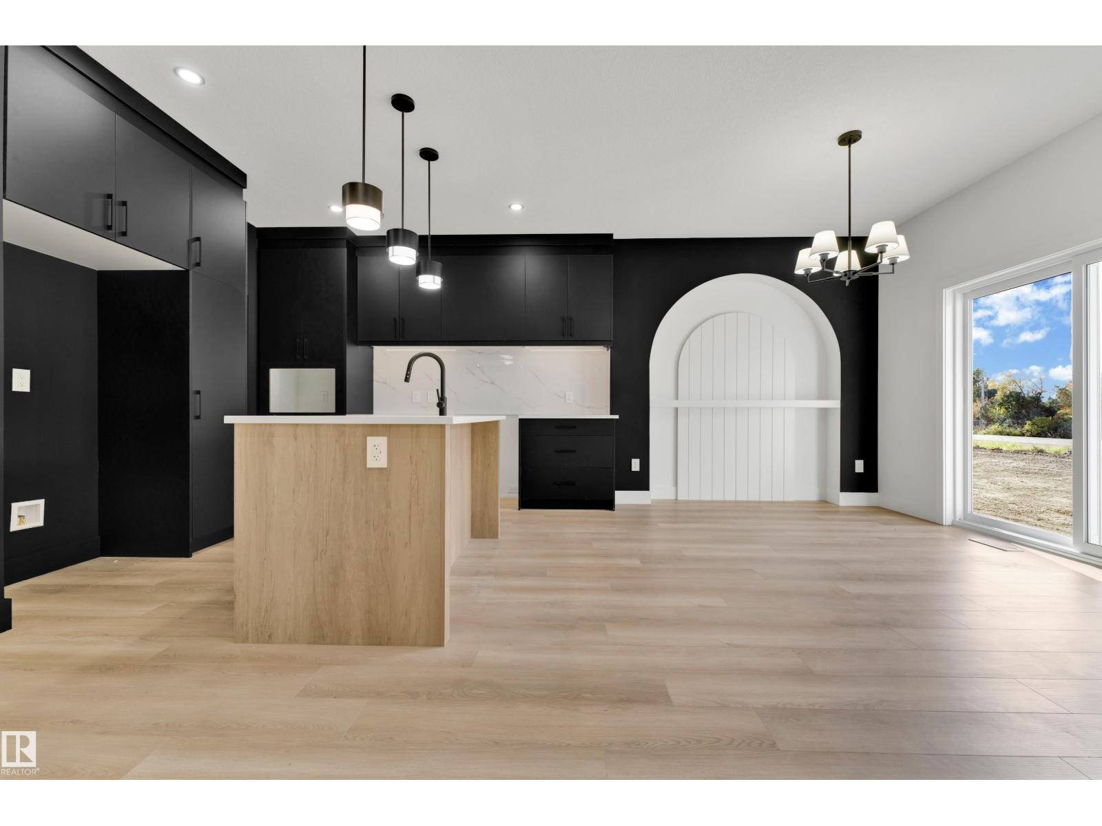 261 Linden LO