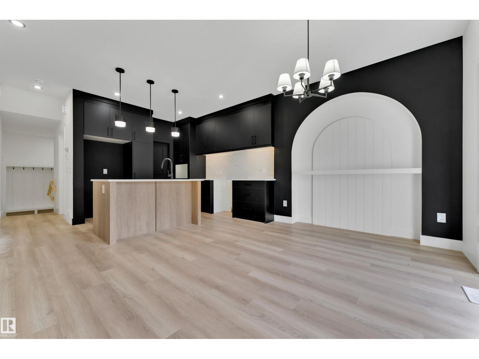 261 Linden LO