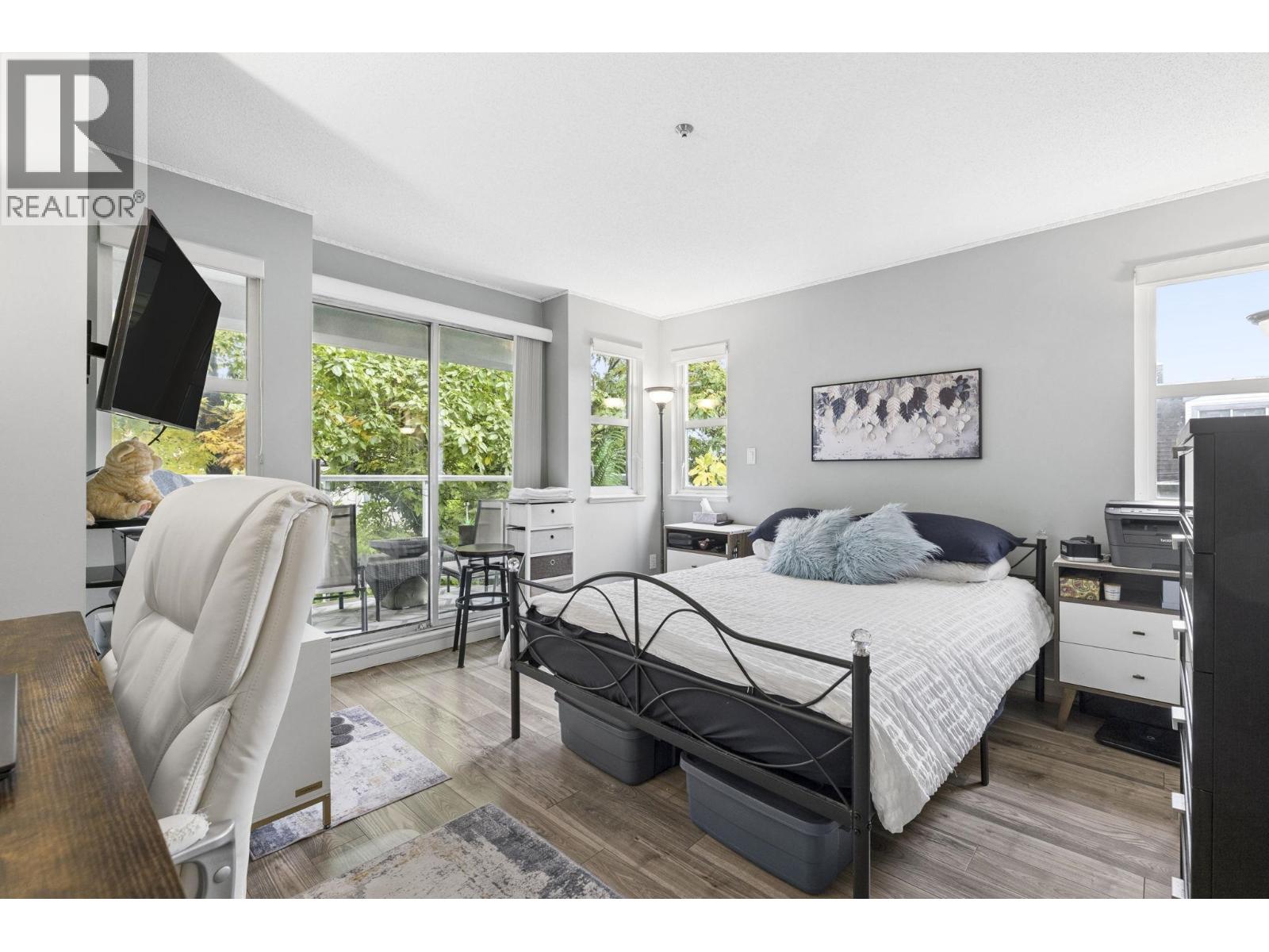308 8728 SW MARINE DRIVE